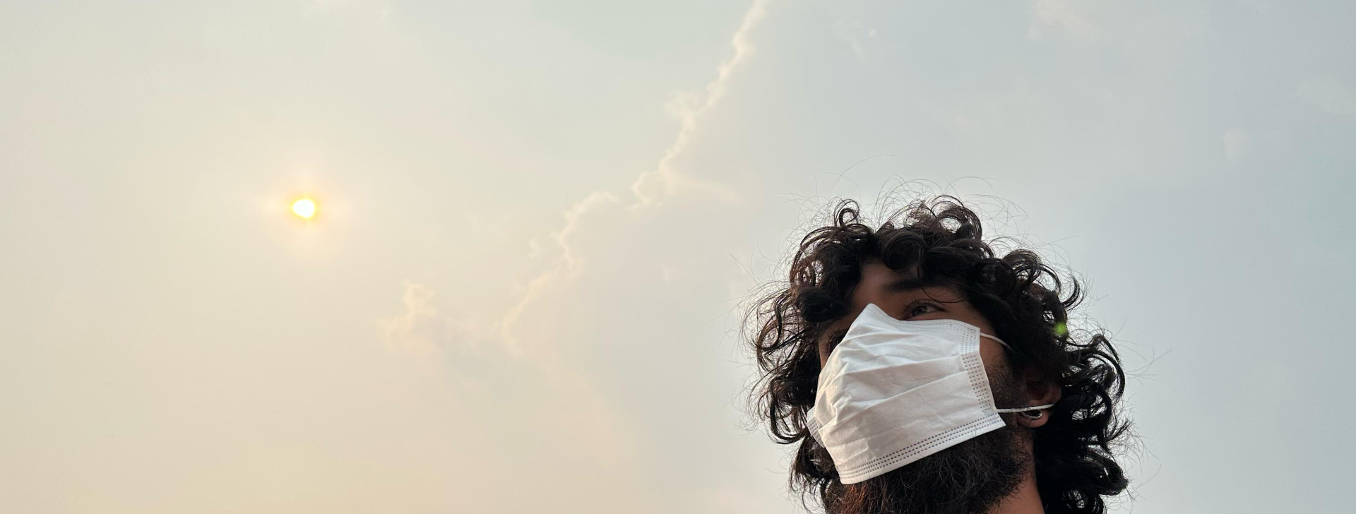 Fumaça obriga uso de máscaras pela população em Manaus