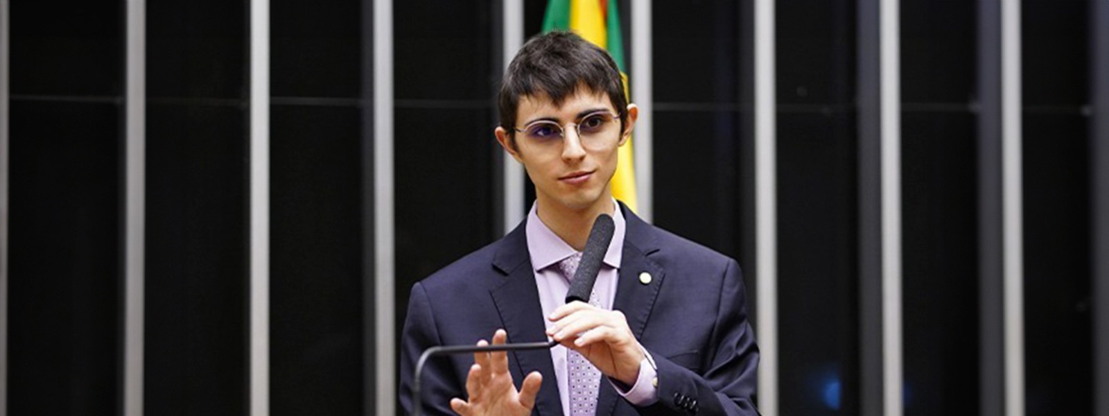 Deputado Amom cobra maior ação do governo federal sobre fumaça em Manaus