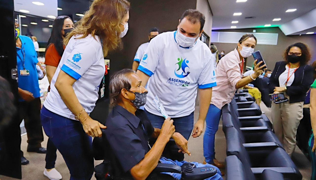 Presidente da Aleam incentiva inclusão e autonomia de pessoas com deficiência