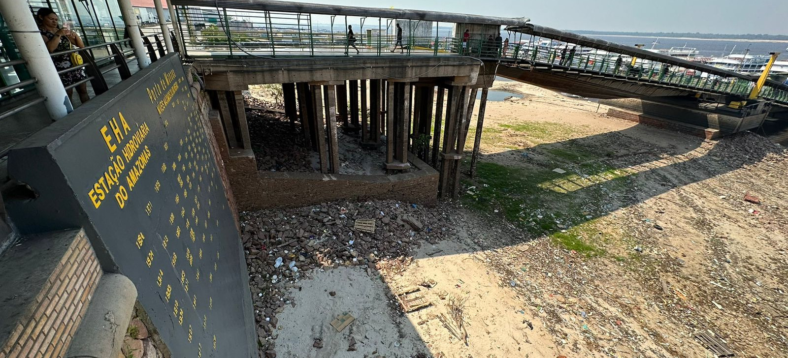 Vazante desacelera e Rio Negro registra descida de 3 centímetros em Manaus