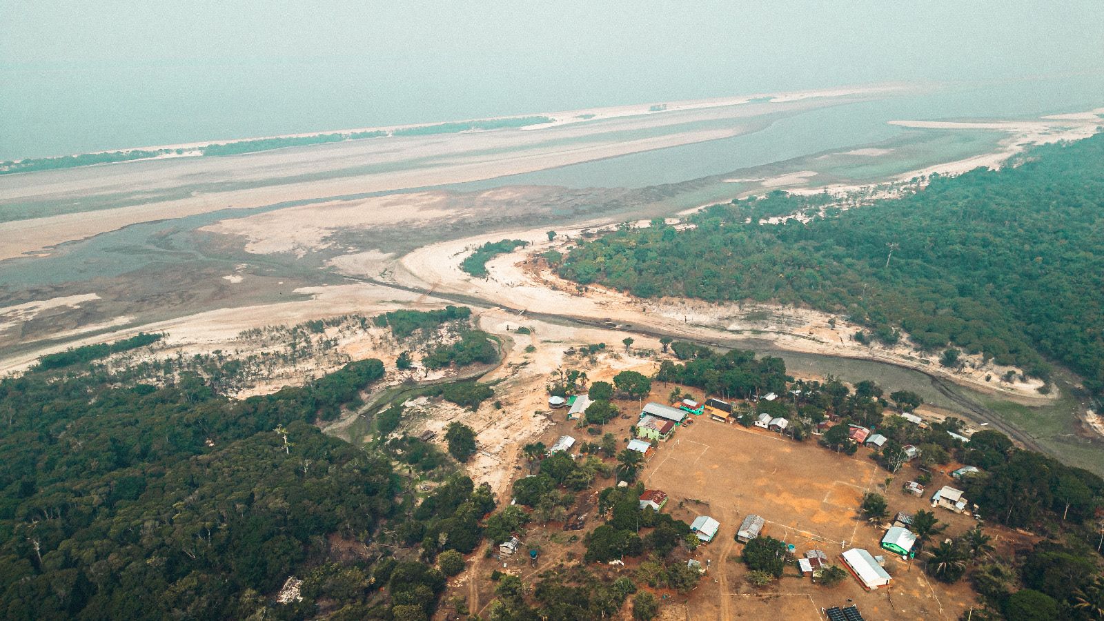 Pousadas fechadas e perda de renda são reflexos da seca no turismo de base comunitária no AM