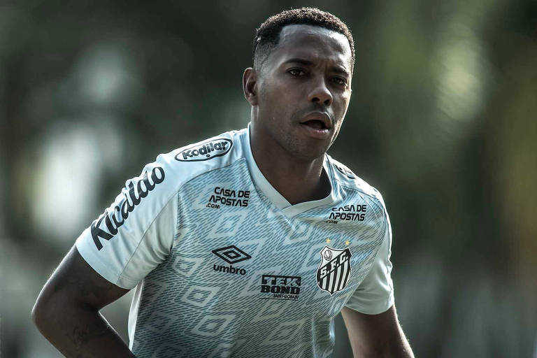 MPF reitera pedido para que Robinho cumpra pena por estupro no Brasil
