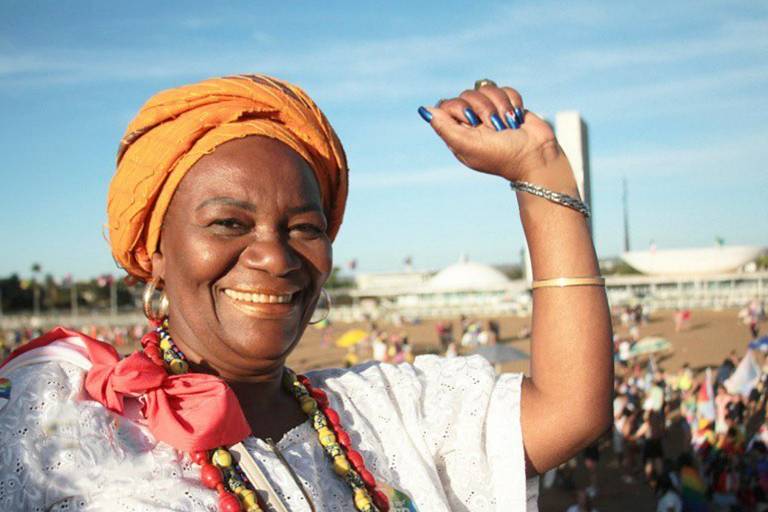 Liderança religiosa no DF, Mãe Baiana recebe prêmio por combate à violência contra mulheres