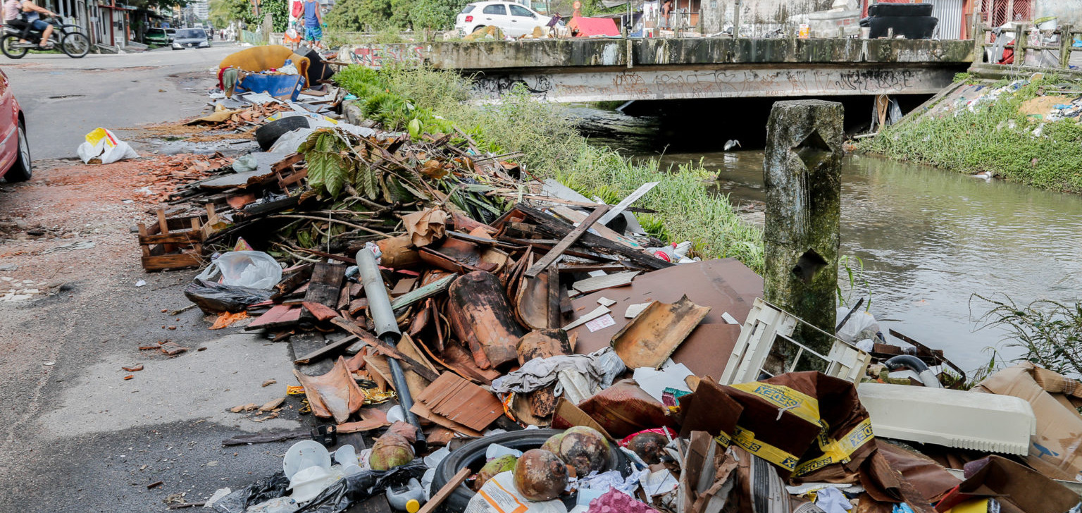 Lixo em área urbana de Belém do Pará (Divulgação)