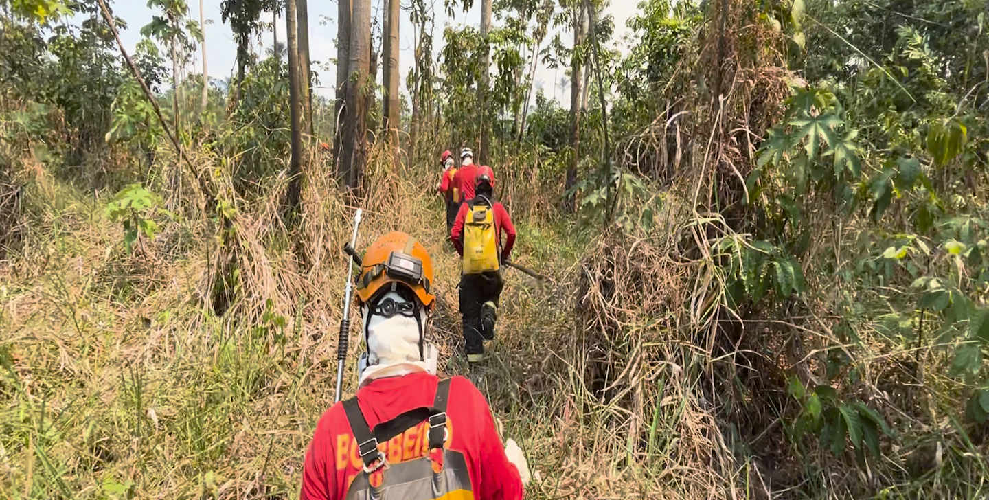 21 municípios do AM recebem bases para prevenção e combate a incêndios