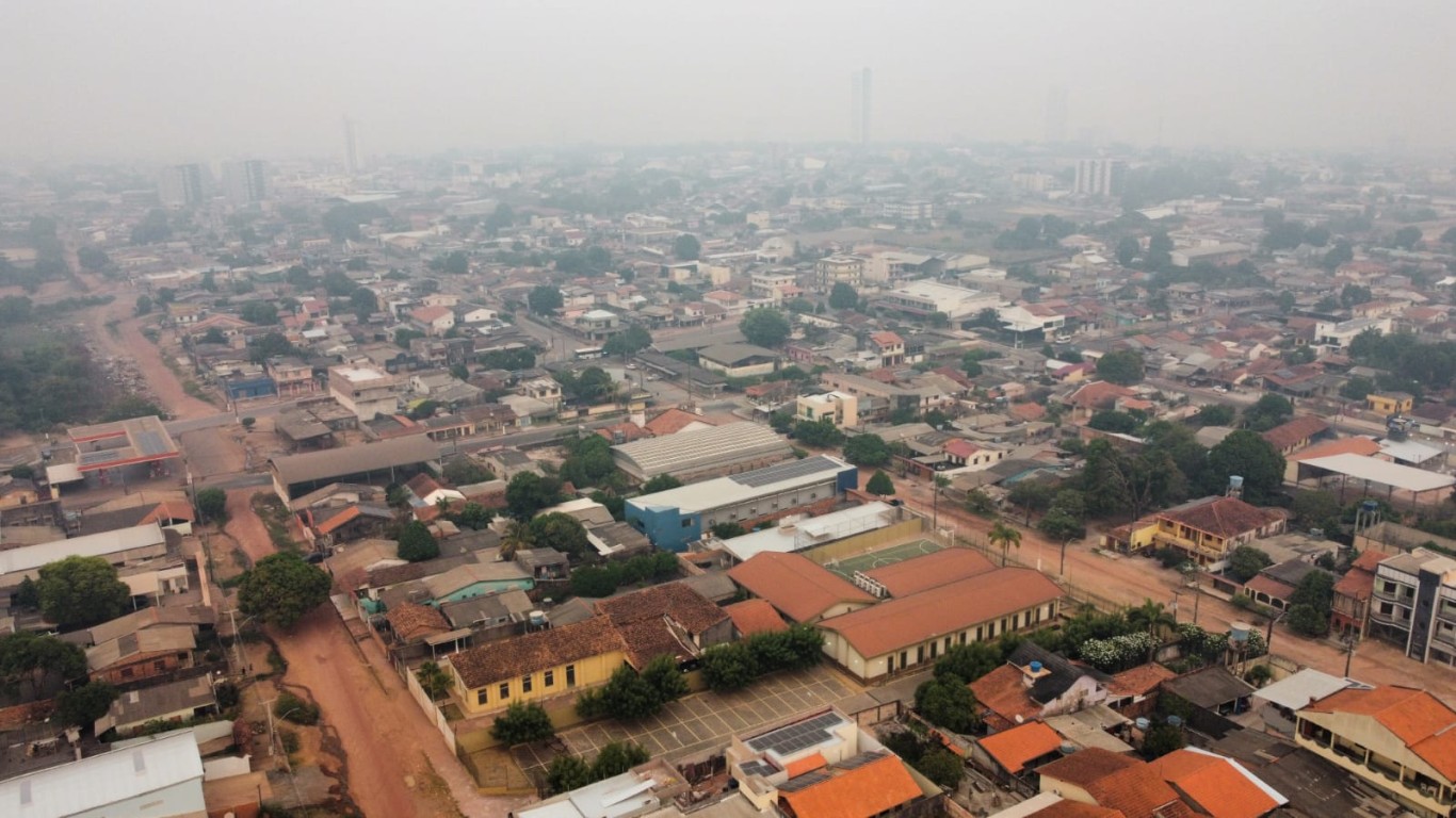 Santarém, no Pará, fica coberta por fumaça pelo quarto dia seguido 