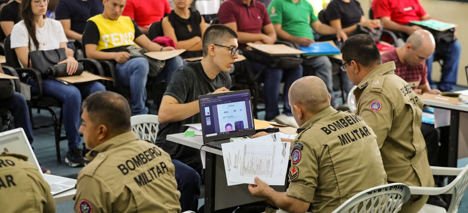 Convocados para o Corpo de Bombeiros do AM iniciam entrega de documentação