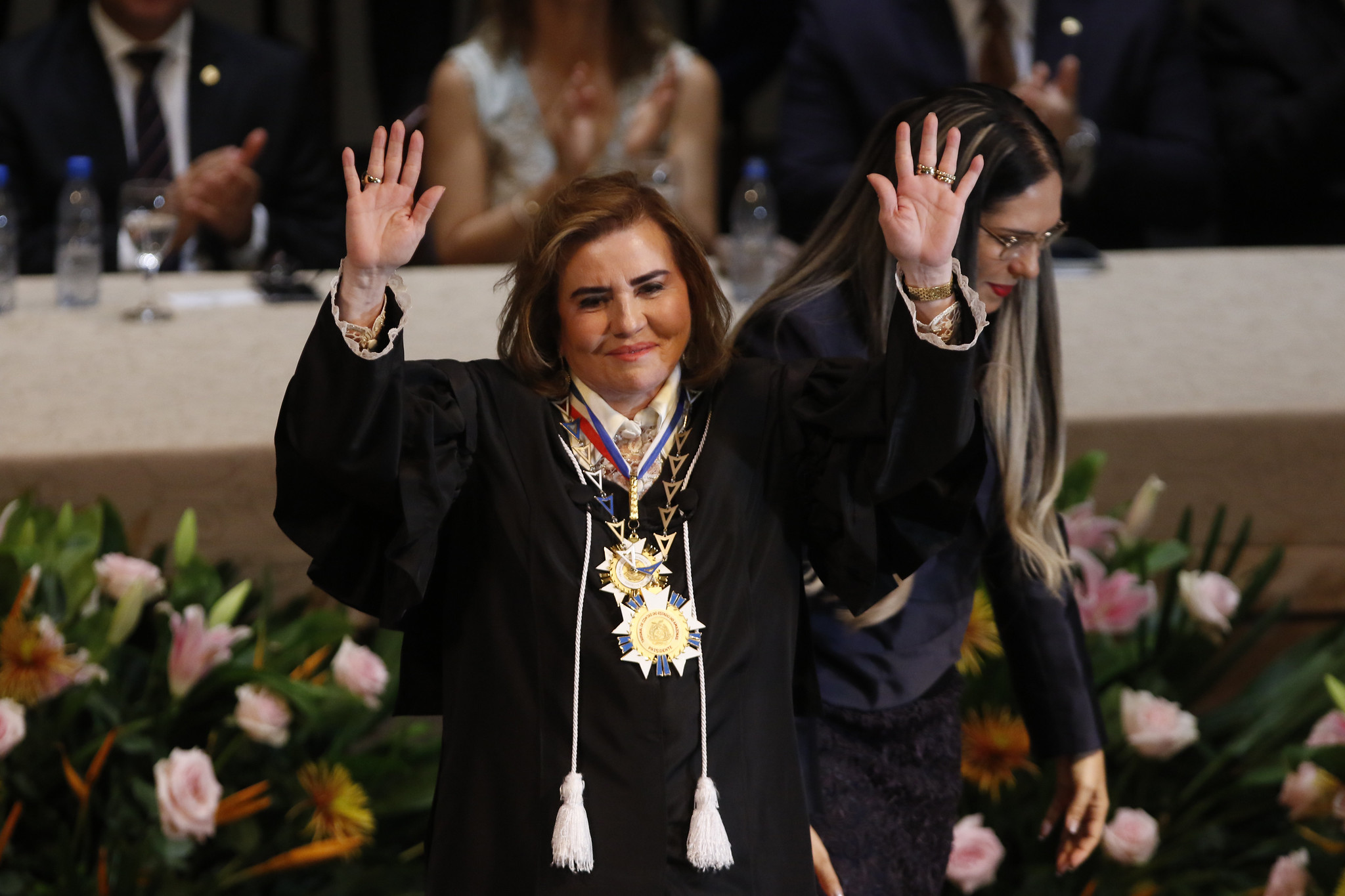 TCE-AM: posse de Yara Lins é marcada por pedidos de harmonia e respeito