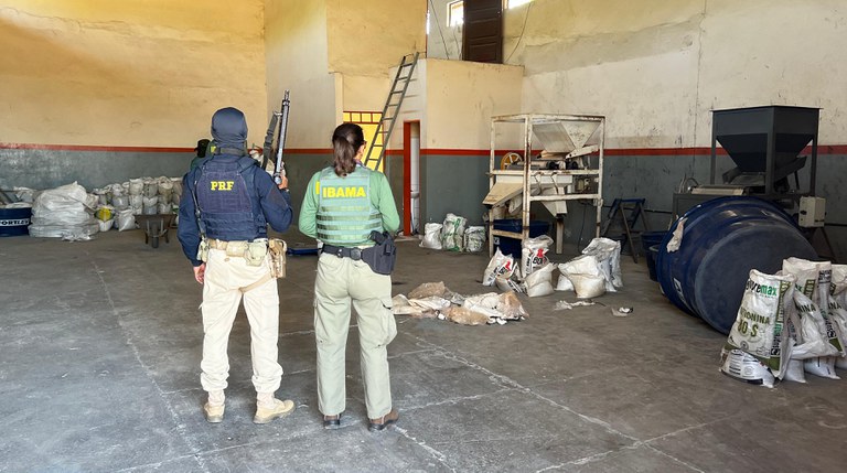 Mais de sete toneladas de cassiterita extraídas de terras indígenas são apreendidas em Boa Vista