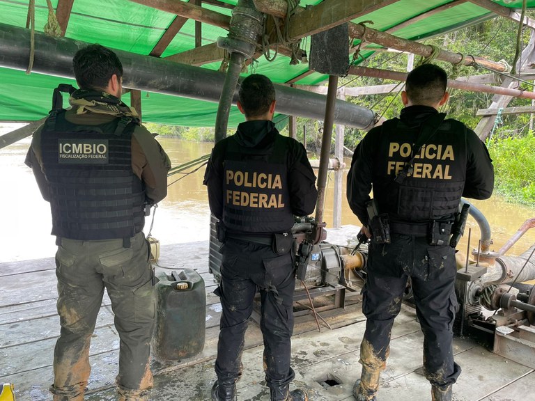 Polícia Federal e ICMBio combatem garimpo ilegal no AM e PA