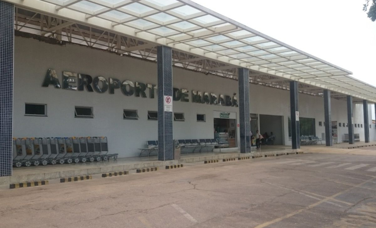 Explosão de caminhão na pista do aeroporto de Marabá deixa um trabalhador morto