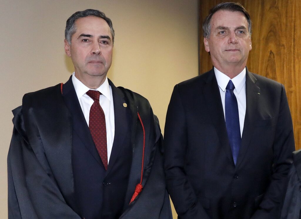 Barroso afirma que Bolsonaro elegeu STF como ‘principal inimigo’