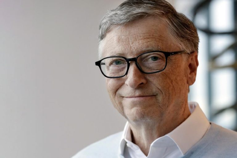 Bill Gates elogia SUS e Bolsa Família e afirma que mundo pode aprender com Brasil
