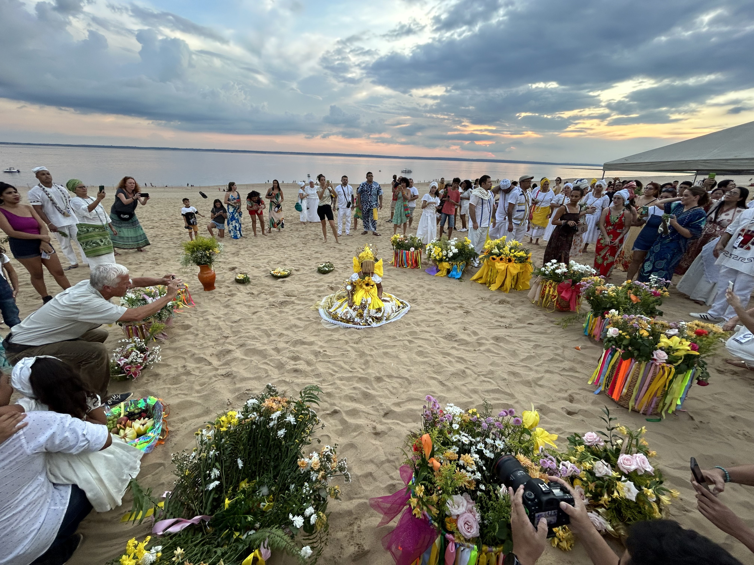 Balaio da Oxum exalta orixá do sagrado feminino em Manaus: ‘Axé é força’