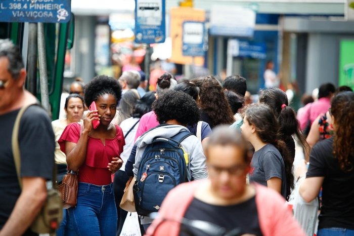 Mesmo população parda superando a branca, especialistas veem democracia racial distante