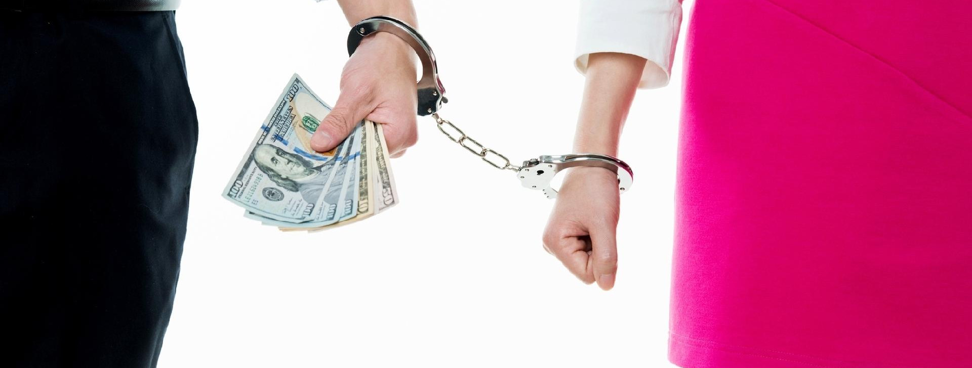 Saiba o que é e como identificar a violência patrimonial