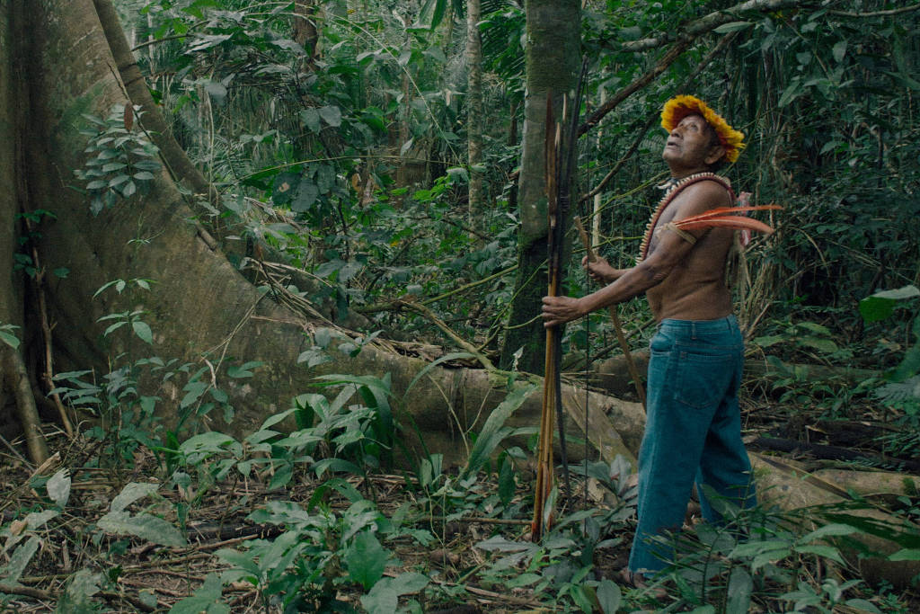 ‘O Território’: documentário produzido por Txai Suruí concorre ao Emmy