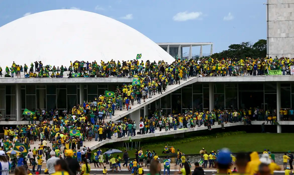 Extremistas invadem prédio do Congresso Nacional. (© Marcelo Camargo/Agência Brasil)