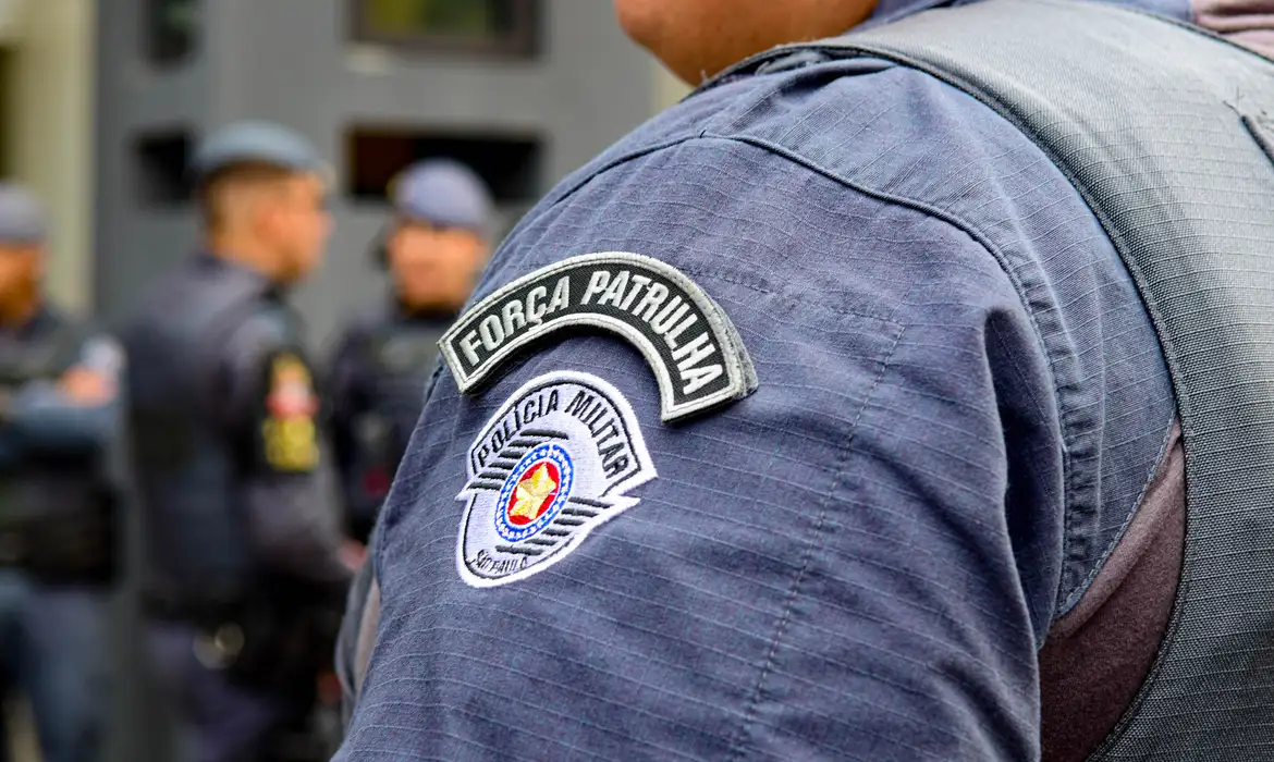 No País, estudo revela que número de policiais militares caiu em uma década