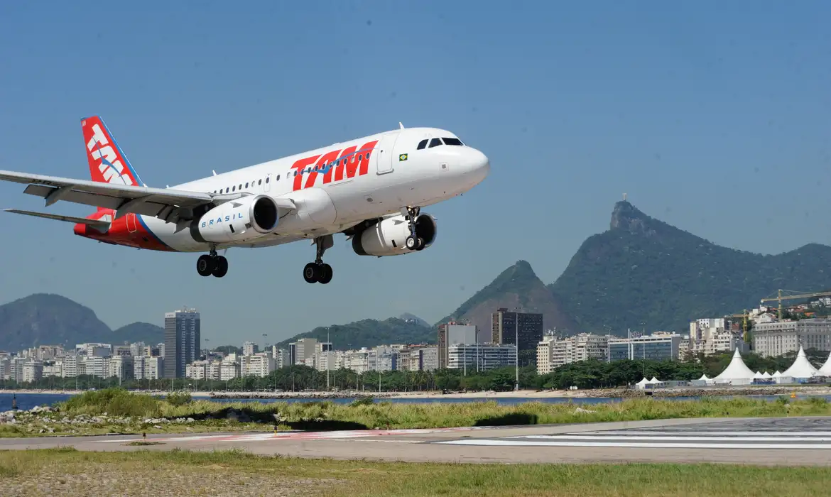 Avião da Latam (Tânia Rego/Agência Brasil)