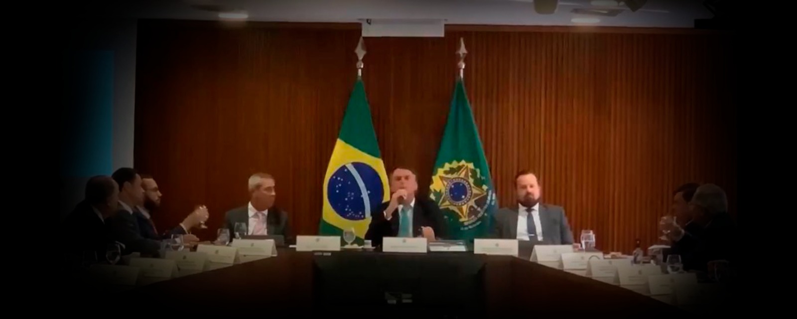 Imagem da reunião de Bolsonaro com ministros (Divulgação)