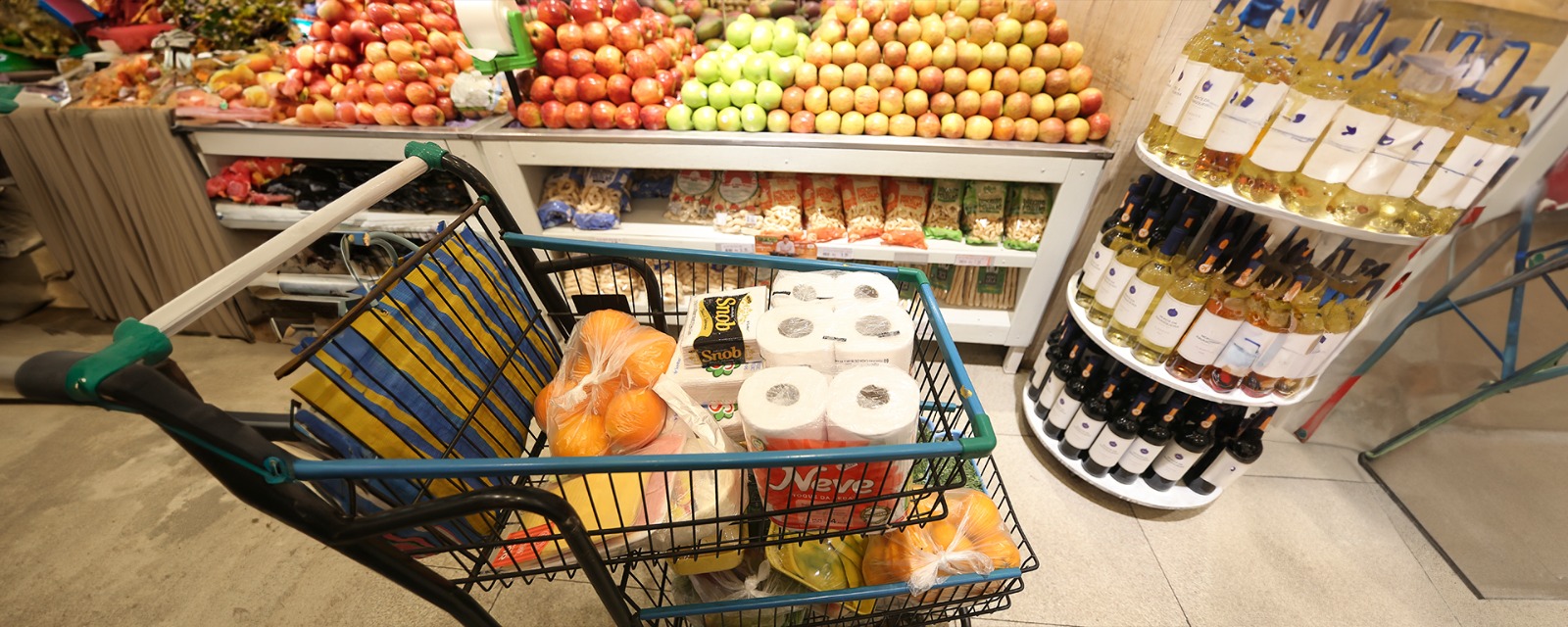 Principal motor da economia, consumo das famílias cai 0,5% em fevereiro