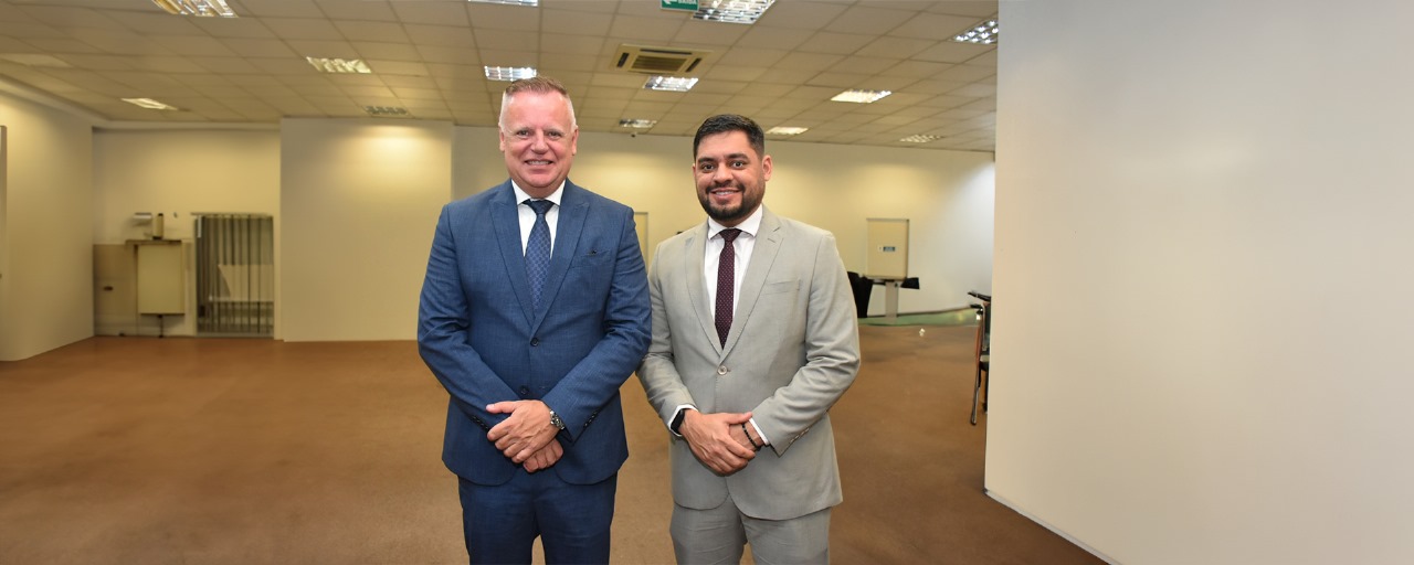 Com apoio da UEA, ministro do TST palestra sobre emprego em Manaus