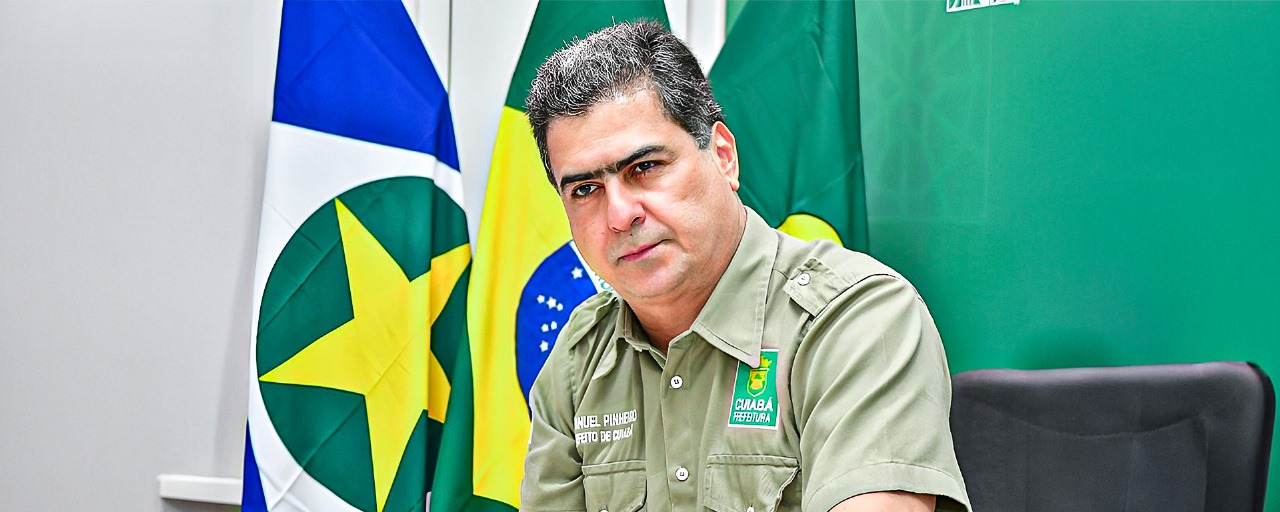 Justiça suspende processo contra prefeito filmado com propina no paletó