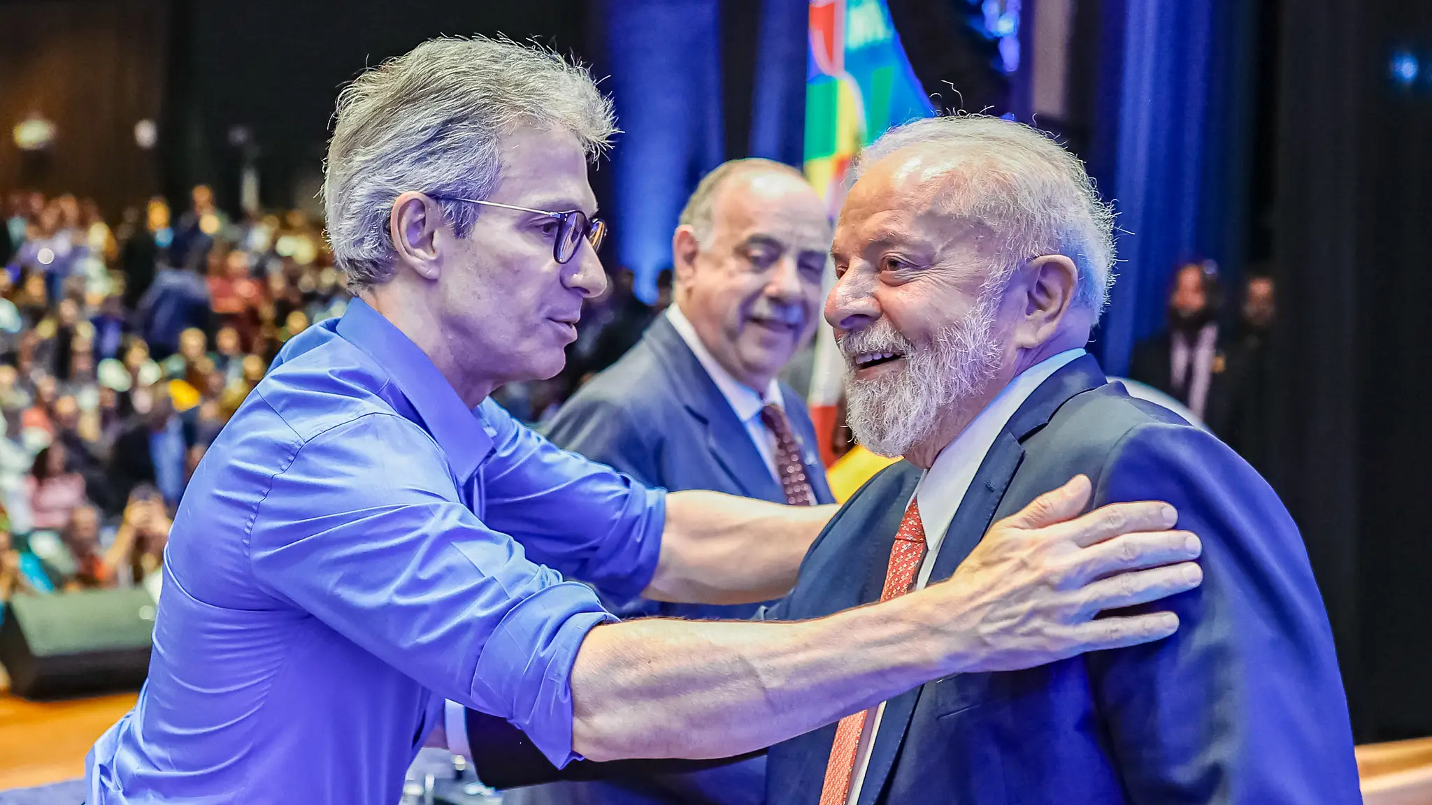 Em aceno a Lula, governador de Minas Gerais diz que presidente é tão democrata quanto ele