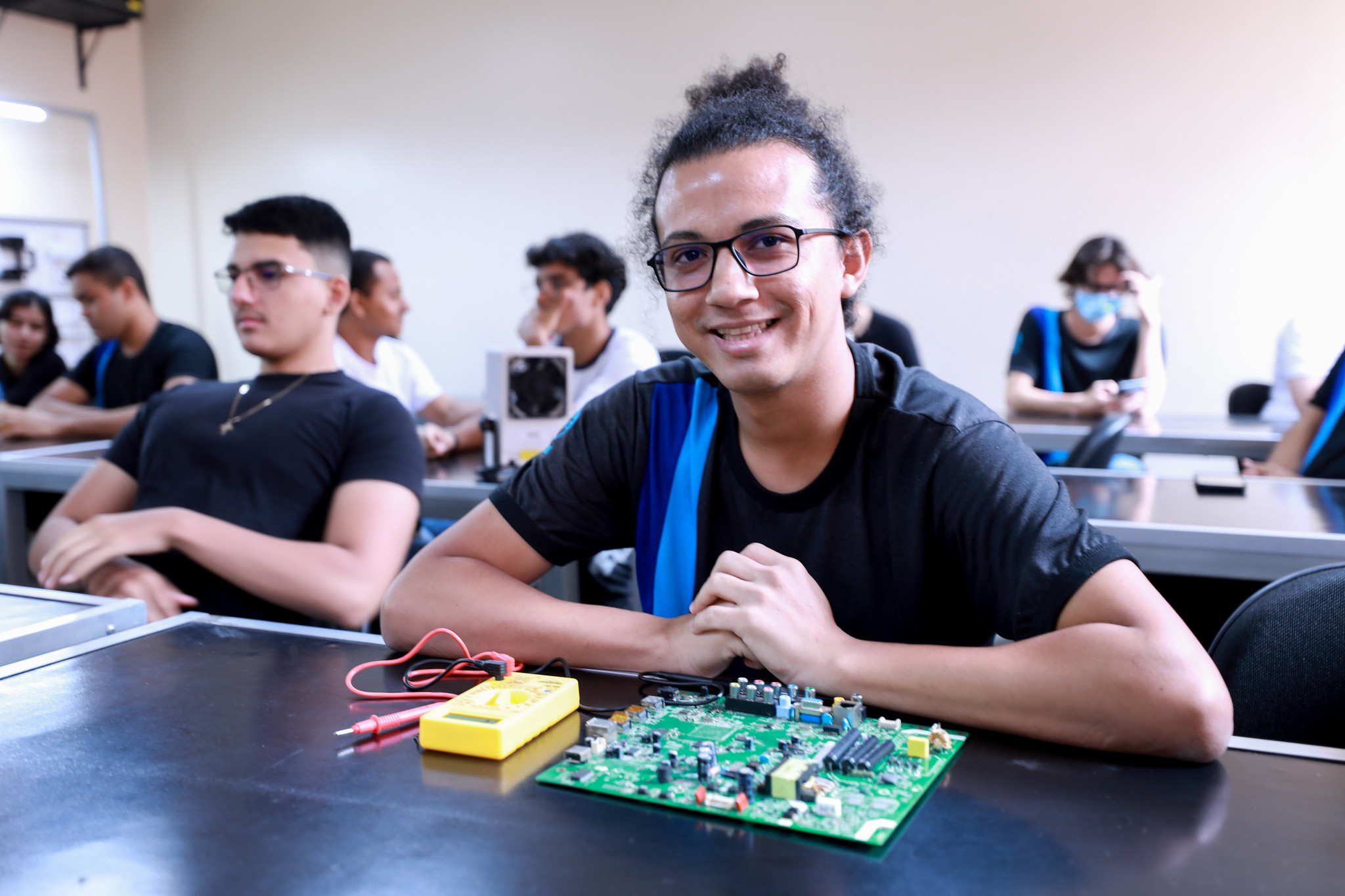 Ano letivo de 40 mil alunos de cursos profissionalizantes do Cetam tem início no AM