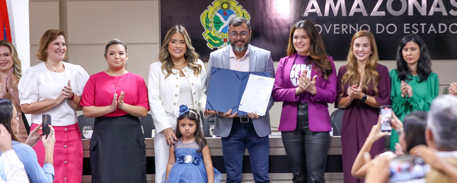 Casa da mulher: ordem de serviço é assinada pelo governador do Amazonas