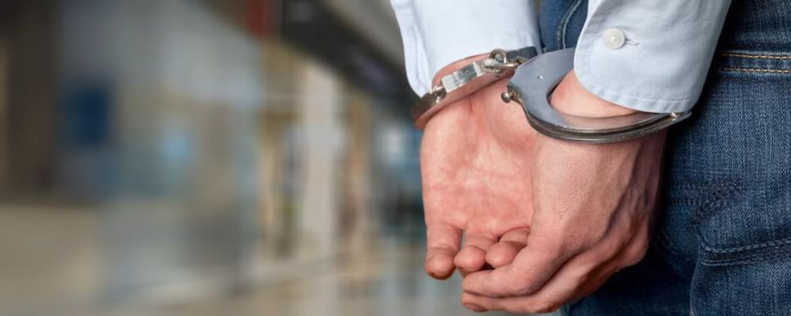 Pedreiro com mesmo nome de criminoso é preso duas vezes por engano; entenda