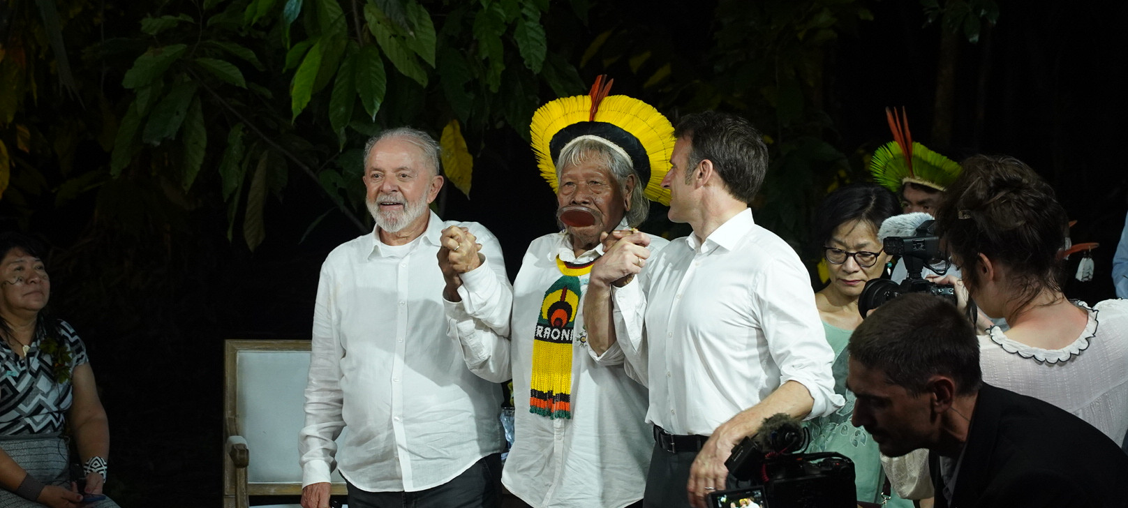 Visita de Macron e Lula a Belém é marcada por pedidos de interrupção da Ferrogrão