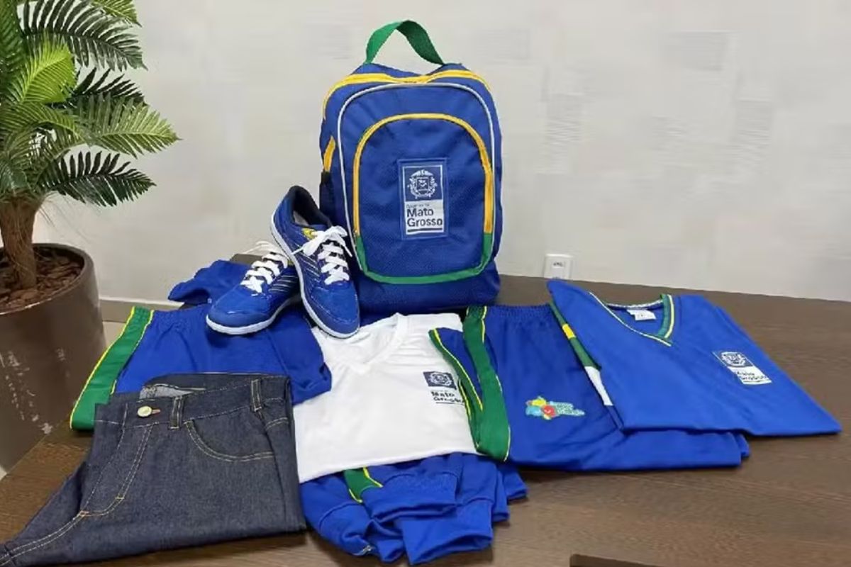 Mato Grosso torna obrigatório uso de uniformes em escolas após flagra de kits no lixo