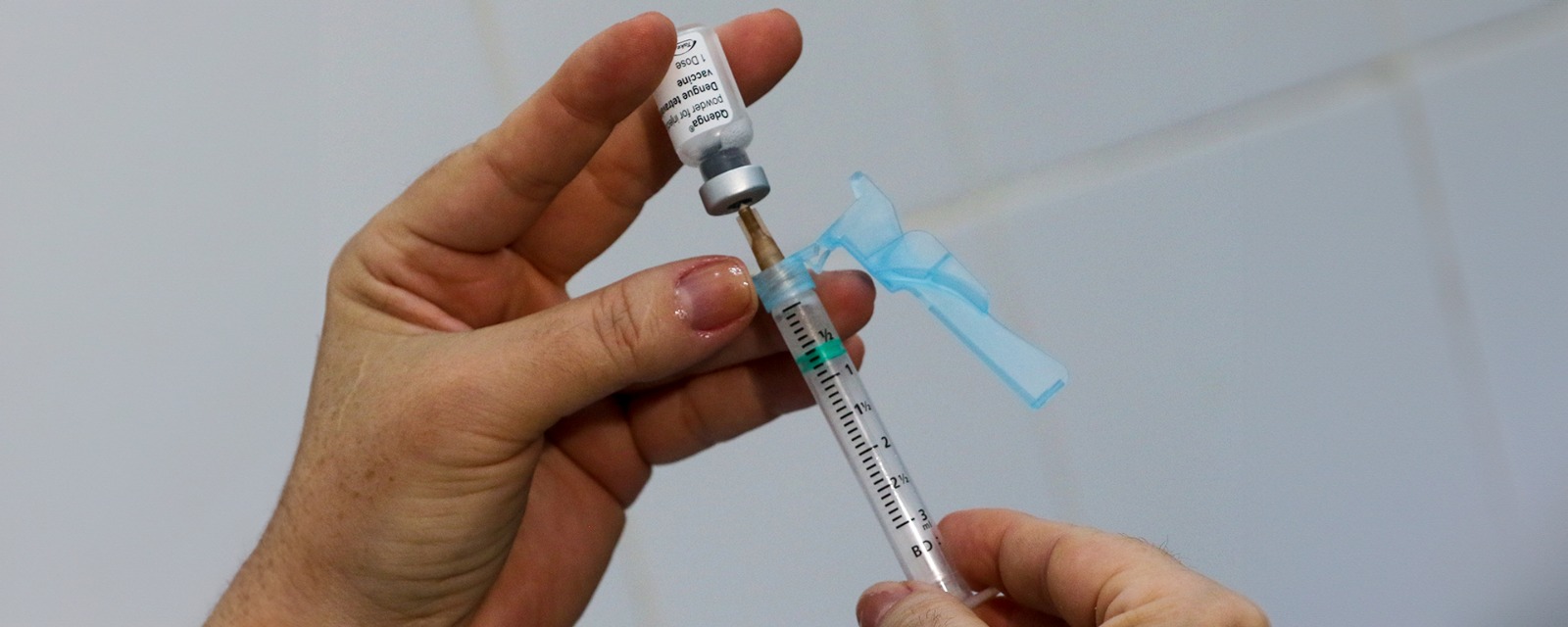 Desinformação: desafios na adesão da vacinação contra dengue no Brasil