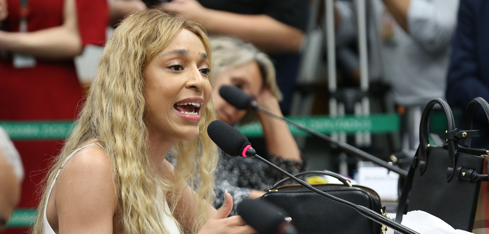 Erika Hilton processa Polícia Civil de Goiás por violência policial