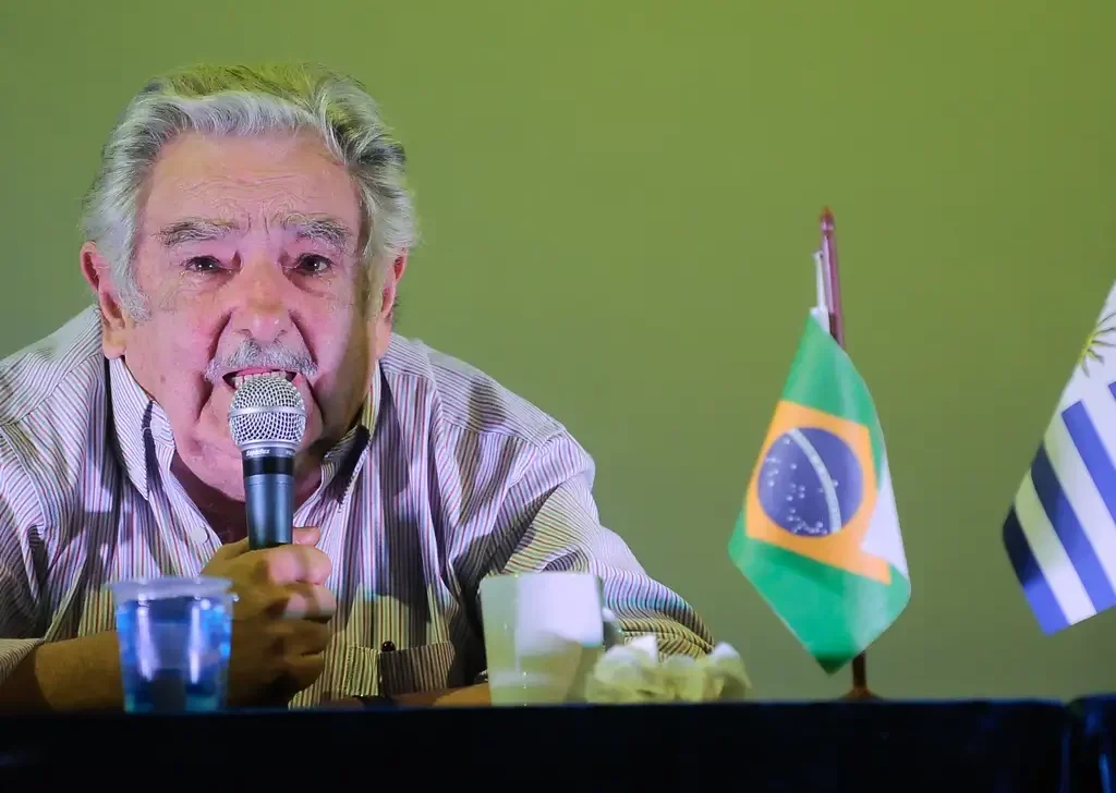 Ex-presidente do Uruguai, Pepe Mujica anuncia que está com câncer