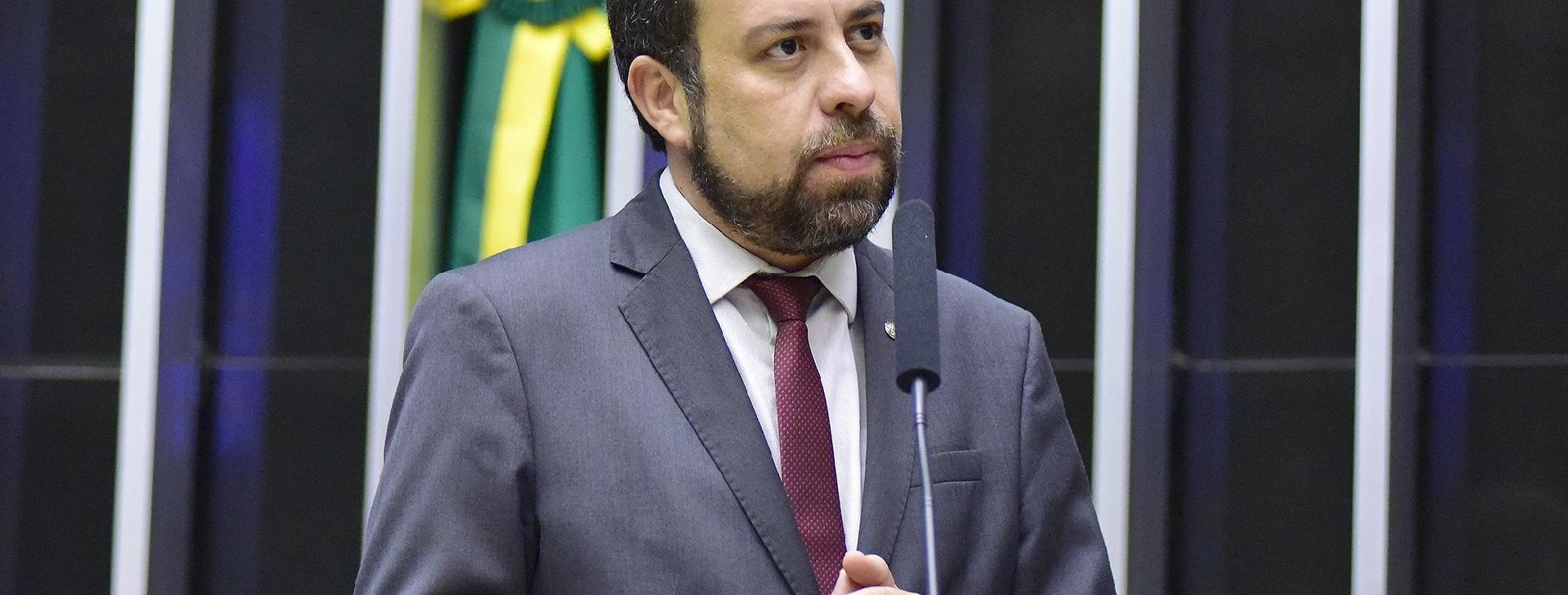 Justiça condena Boulos por pesquisa eleitoral com dados distorcidos
