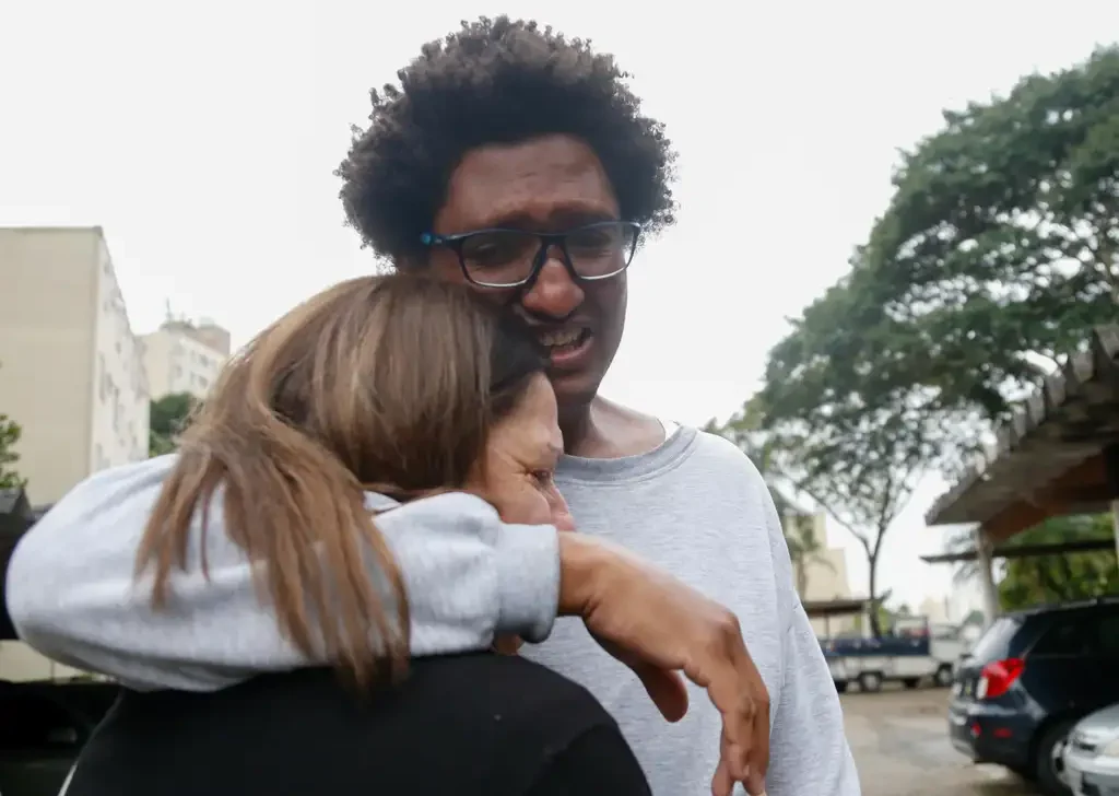 Erros em prisões por reconhecimento fotográfico alertam para racismo estrutural, analisam especialistas