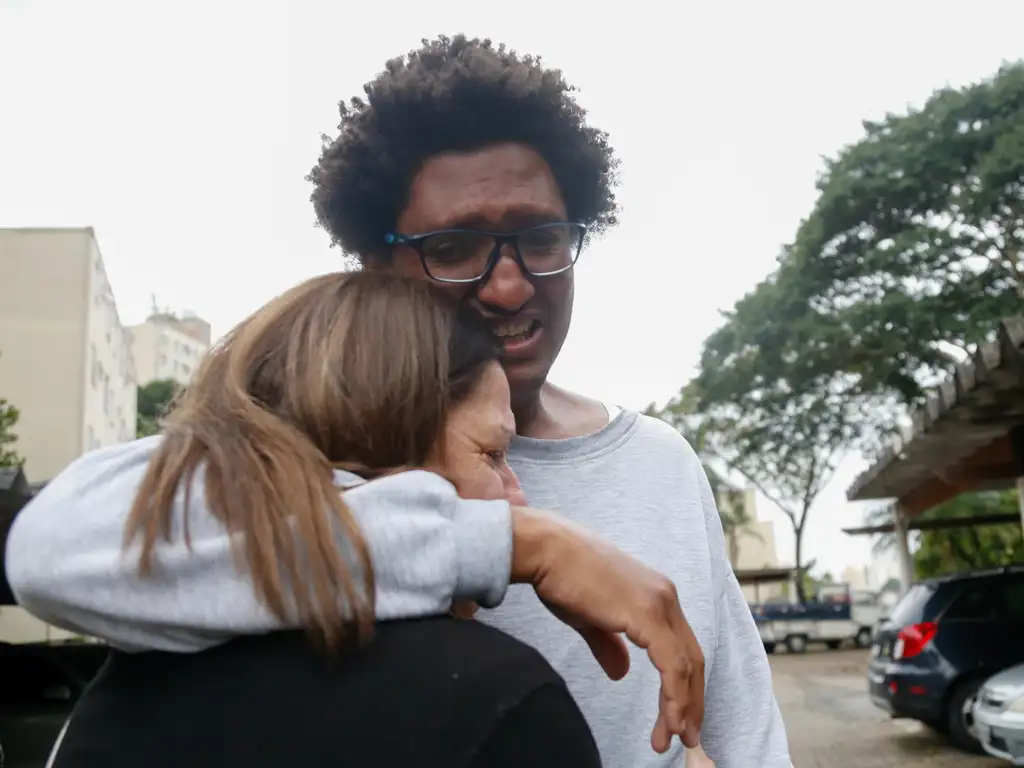 Erros em prisões por reconhecimento fotográfico alertam para racismo estrutural, analisam especialistas