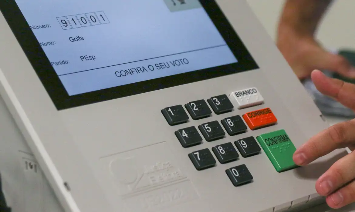 Prazo final para emitir e regularizar Título de Eleitor é quarta-feira