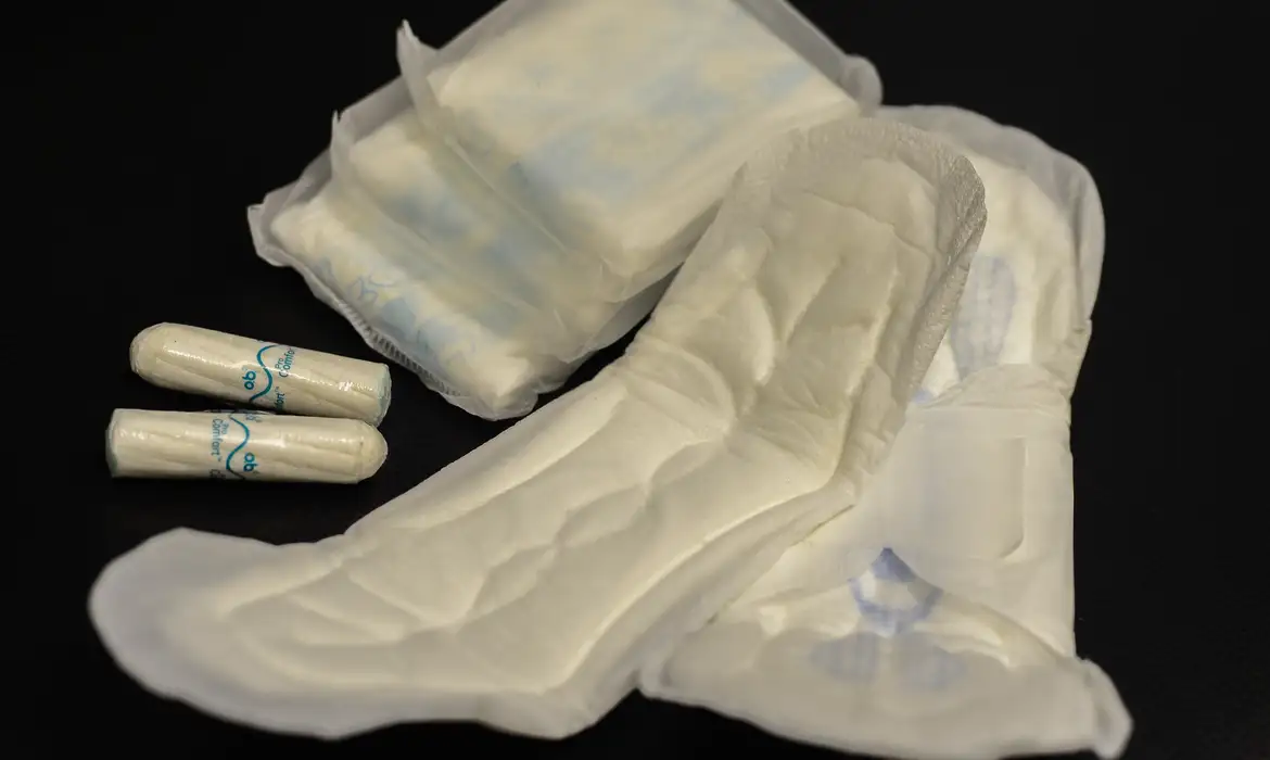 Desafios persistem para uma menstruação segura no Brasil, afirma Unicef