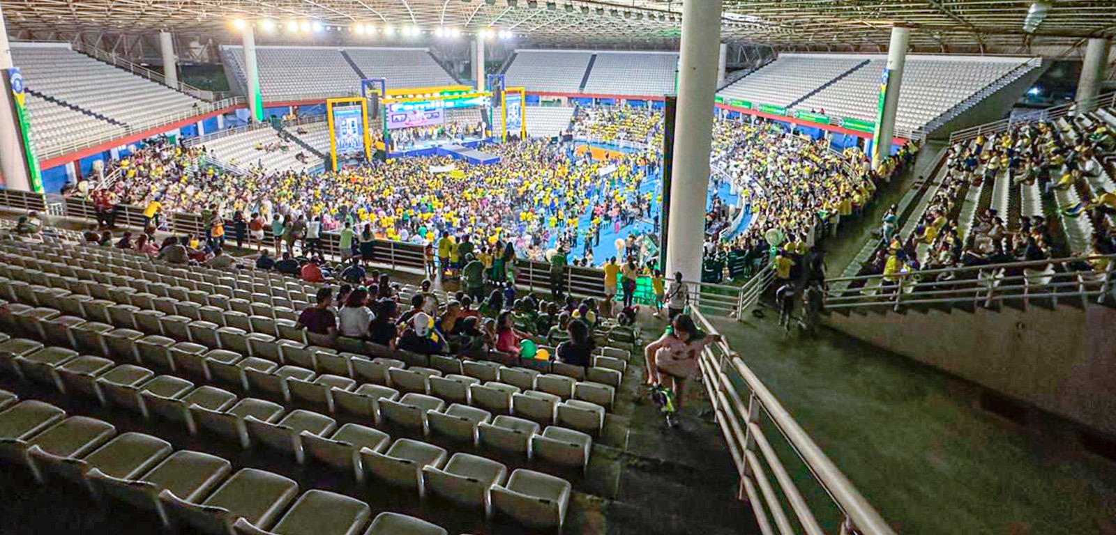 Evento político com Jair Bolsonaro e Alberto Neto em Manaus fica esvaziado
