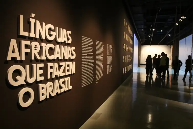 São Paulo - Mostra Línguas Africanas que Fazem o Brasil é aberta no Museu da Língua Portuguesa - (Foto Rovena Rosa/Agência Brasil)
