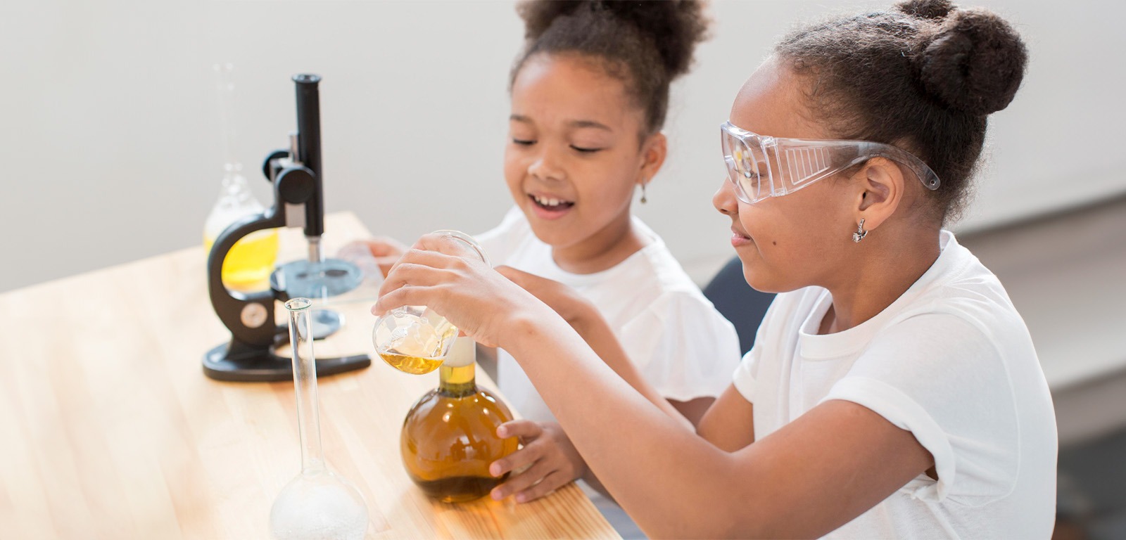 USP abre inscrição de projeto que estimula interesse de meninas pelas ciências exatas