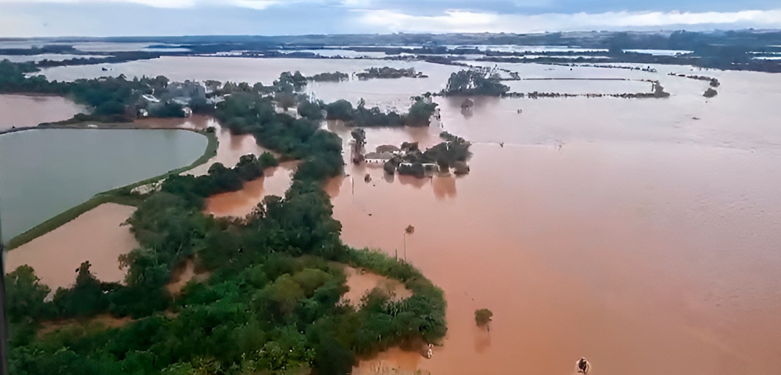 Temporais no RS causam oito mortes e desaparecimento de 21 pessoas