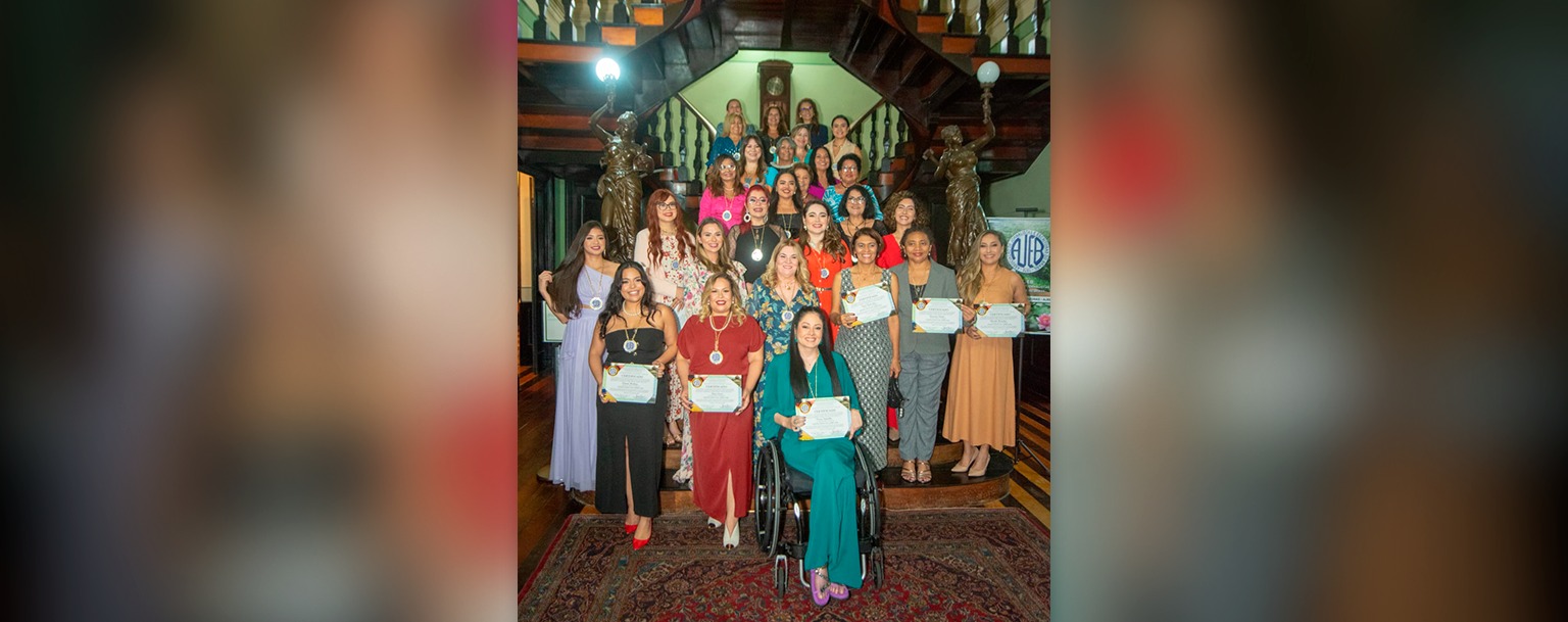 Ajeb Amazonas realiza sarau em homenagem à poetisa Violeta Branca