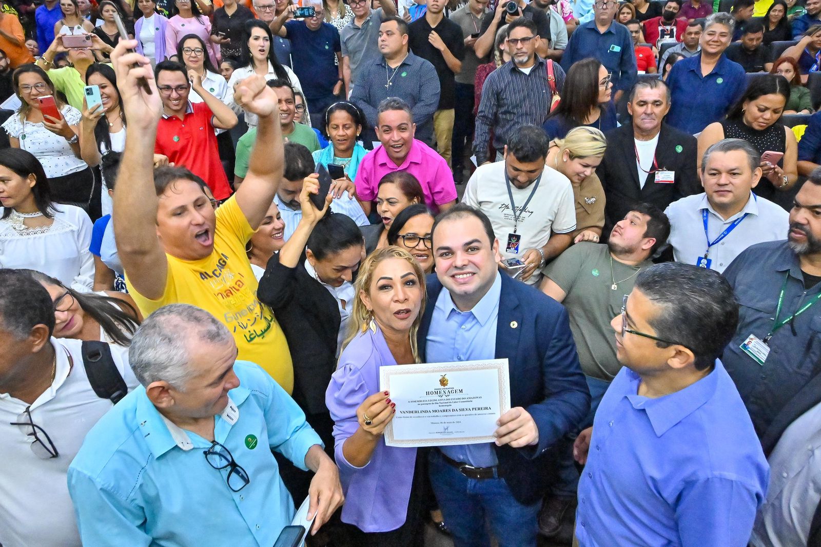 Presidente da Aleam faz sessão especial em homenagem ao Dia do Líder Comunitário