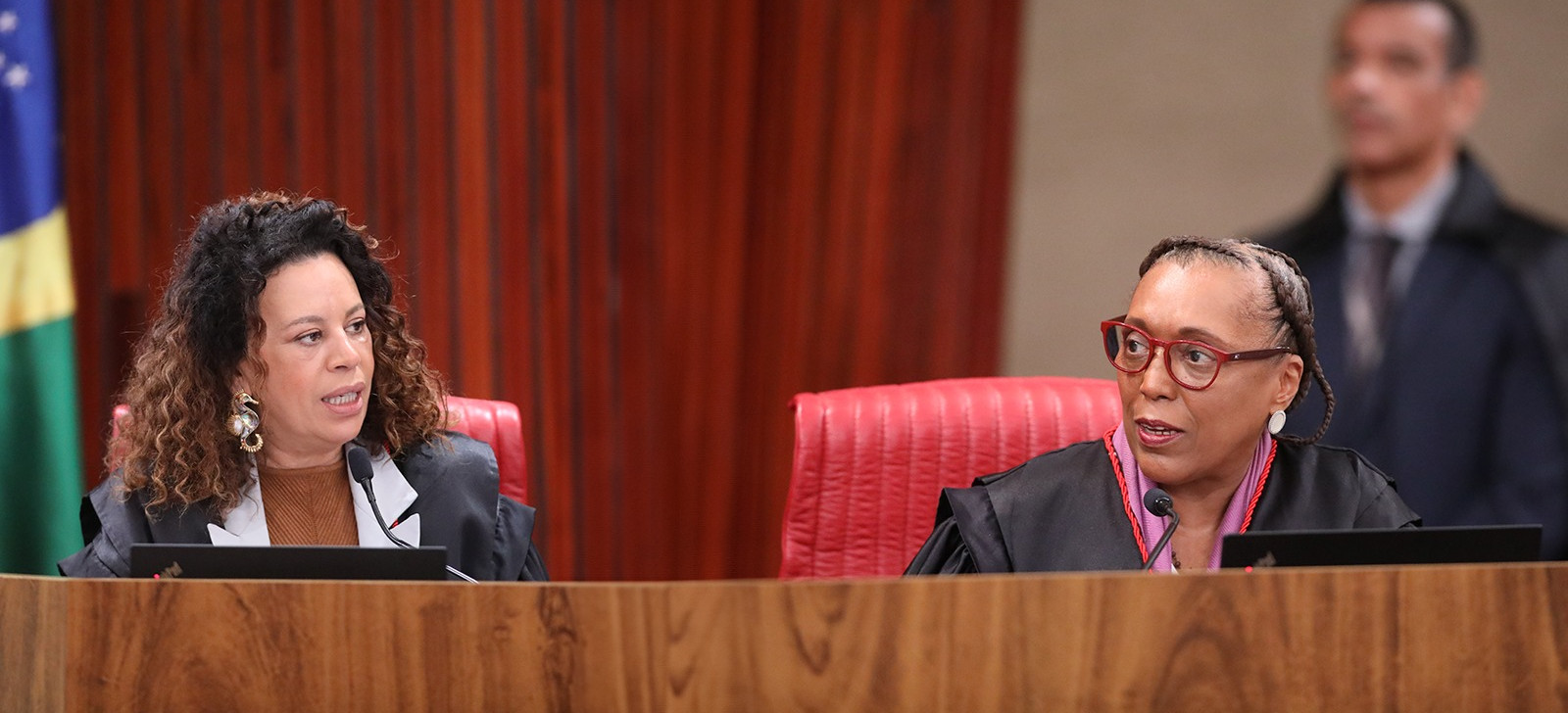Pela primeira vez, sessão da plenária do TSE tem presença de duas ministras negras