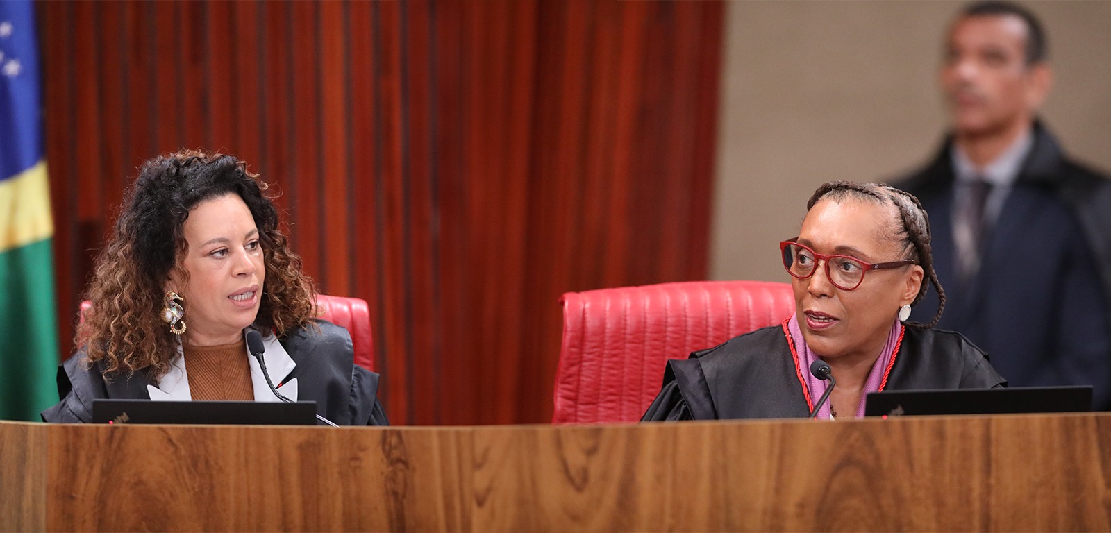 Pela primeira vez, sessão da plenária do TSE tem presença de duas ministras negras